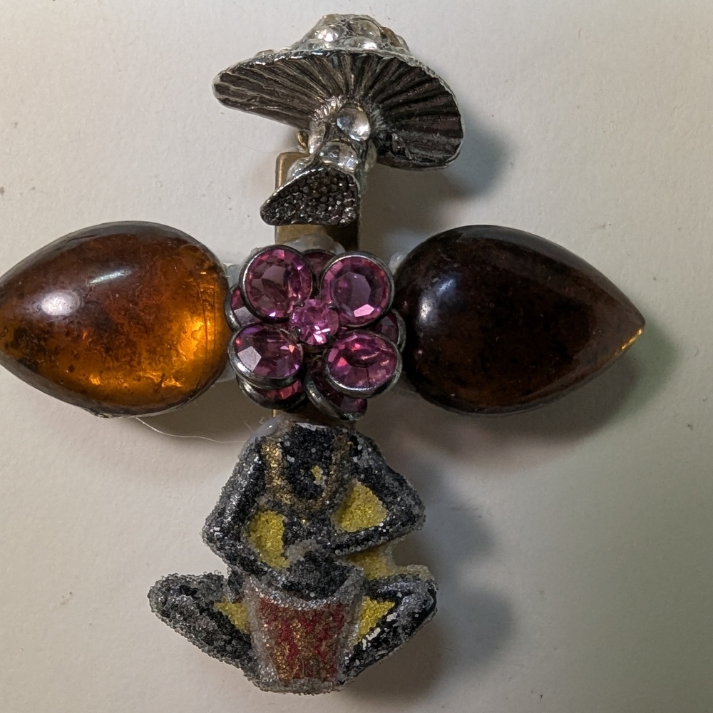 Wendy Gell pin African mushroom trip.